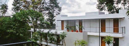 Blackbird Hotel