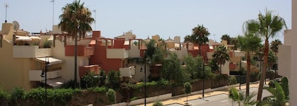 Apartment With Private Swimming Pool