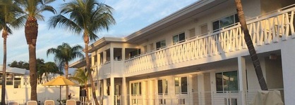 Downtown Hollywood Gardens Inn & Suites