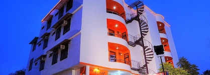 Fabhotel Alpine
