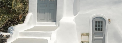 Aqua Serenity Luxury Suites Santorini