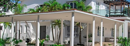 Mystique Casa Perla
