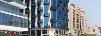 Adagio Premium The Palm