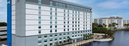 Tru By Hilton Miami Airport South Blue Lagoon