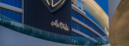 The Wb Abu Dhabi Hotel, Curio Collection By Hilton
