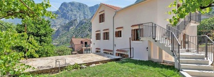 Apartments Mezini 11