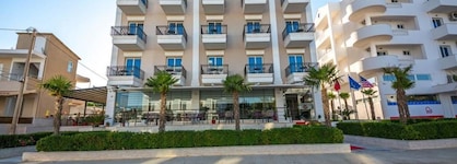 Class Hotel