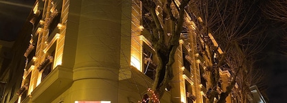 Aprilis Deluxe Hotel