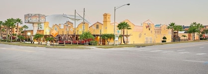 The Point Hotel & Suites Orlando