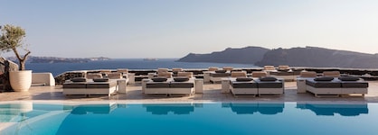 Canaves Oia Suites