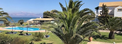 S&C Kosmos Beach Resort