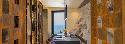 Santo Mine Oia Suites