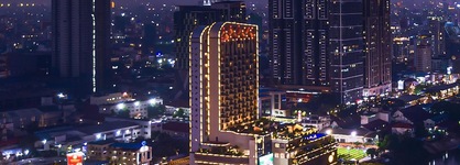 Sun & Moon, Riverside Hotel