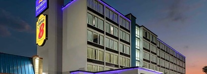 Super 8 By Wyndham Laredo