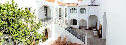 Amada Moura