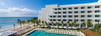 Izla Hotel Beach Front