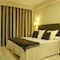 Los Robles Hotel - map
