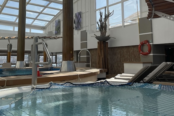 imagem Celebrity Infinity 8