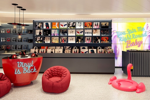 imagem Scarlet Lady 26