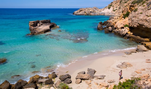 Cala Tarida: Encanto marinheiro