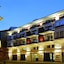 Petit Palace Plaza De La Reina Hotel