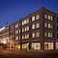 Renaissance New Orleans Arts Warehouse District Hotel