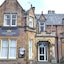 Crown Court Hotel & Bar.
