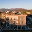 Regal Hotel & Apartments