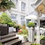 Chromatics Hotel & Restaurant The Hill Club