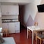 Apartamentos Las Tuyas 3000