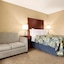 Travelodge By Wyndham Oshawa Whitby