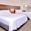 Holiday Inn Express Hotel & Suites Tampa-Anderson Rd Veteran By Ihg