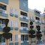 Club Sunset Apartments