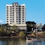 Oaks Metropole Hotel
