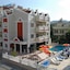 Basils' Apart Hotel