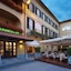 Jet Hotel