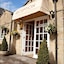 Pettifers Freehouse Hotel