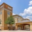 Comfort Inn & Suites Near Six Flags & Medical Center