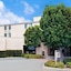 Days Inn & Suites By Wyndham Fullerton