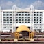 Azura Deluxe Resort & Spa Hotel
