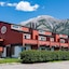 Rocky Mountain Ski Lodge