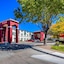 Econo Lodge Inn & Suites