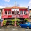 Oyo 850 Gold Star Hotel