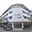 Sun Moon Love Hotel