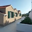 Apartments Ladesta