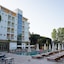 Hotel Monaco & Garden